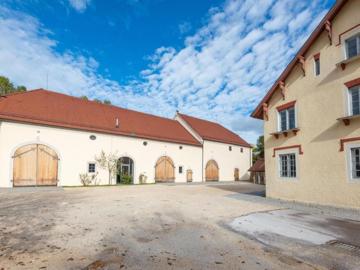 Apartment With Terrace In An Ideal Location Haunsheim Exterior foto